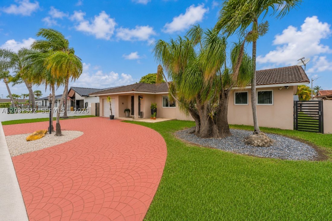House in Miami, Florida, United States 2 - 18113095