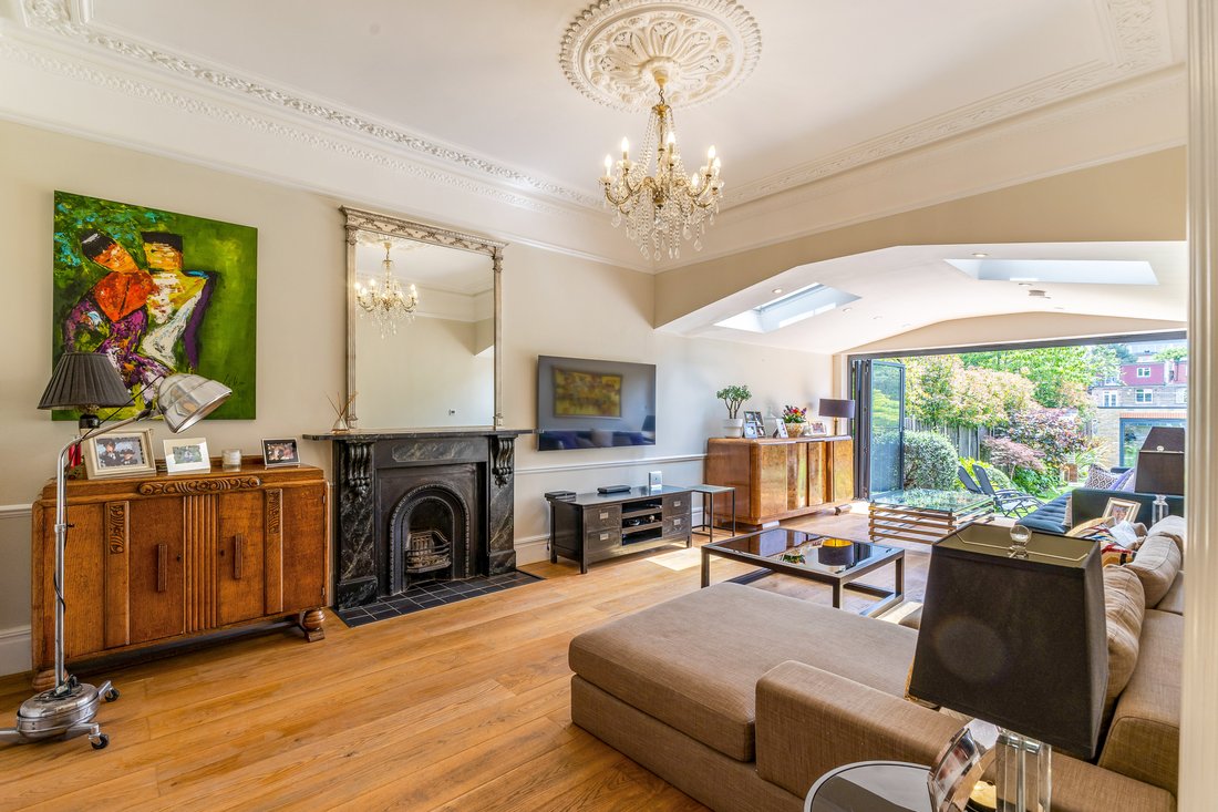 House in West Ealing, Ealing, England 4 - 18219127