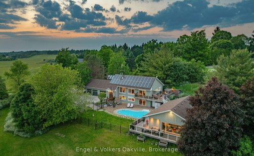 House in Hamilton, Ontario, Canada 1