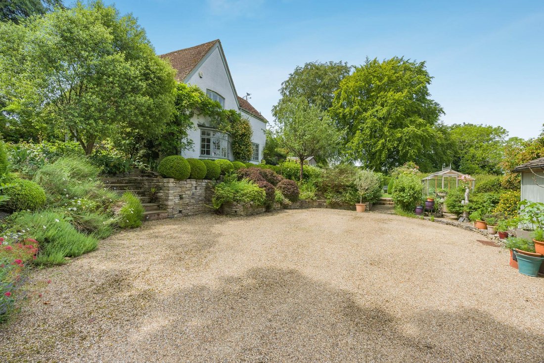 Buckinghamshire, England 5 - 18219433