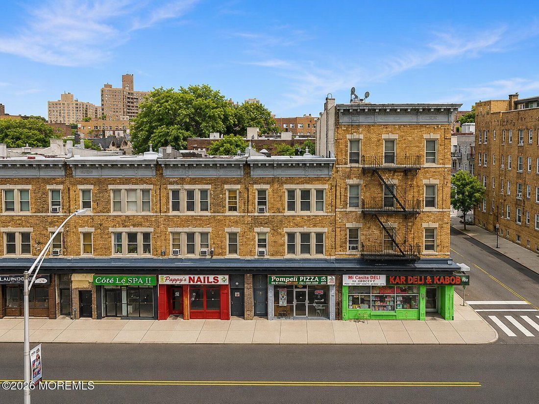Jersey City, New Jersey, United States 1 - 18069137