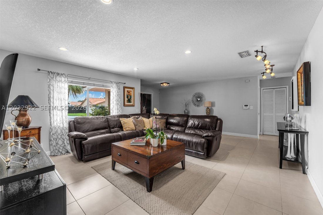House in Miami, Florida, United States 4 - 18113095