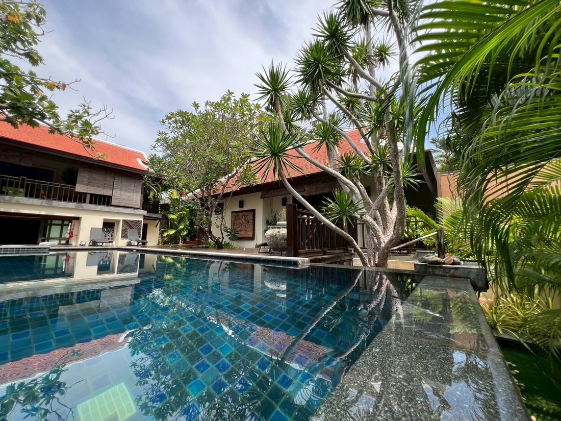 Villa in Rawai, Phuket, Thailand 1 - 18220572