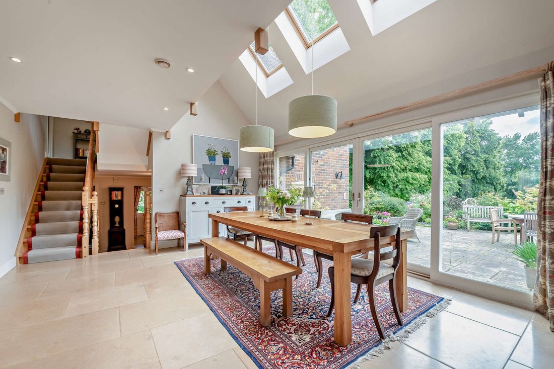 House in Hampshire, England 4 - 18220461