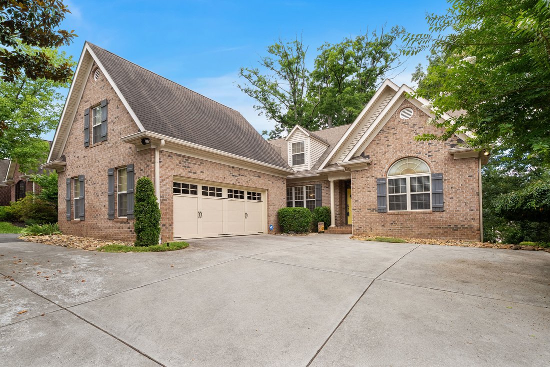 Knoxville, Tennessee, United States 1 - 18220407