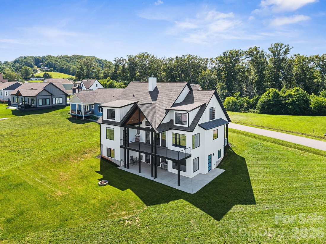 House in Candler, North Carolina, United States 4 - 18219799