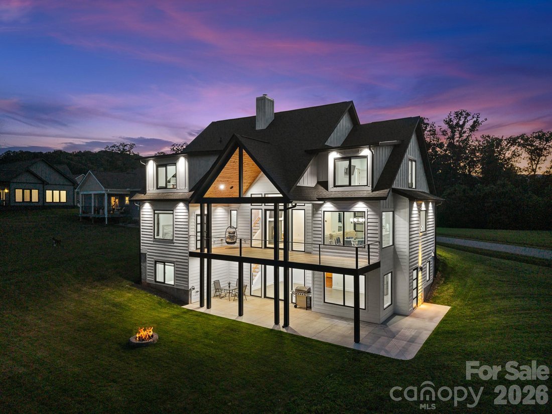 House in Candler, North Carolina, United States 2 - 18219799