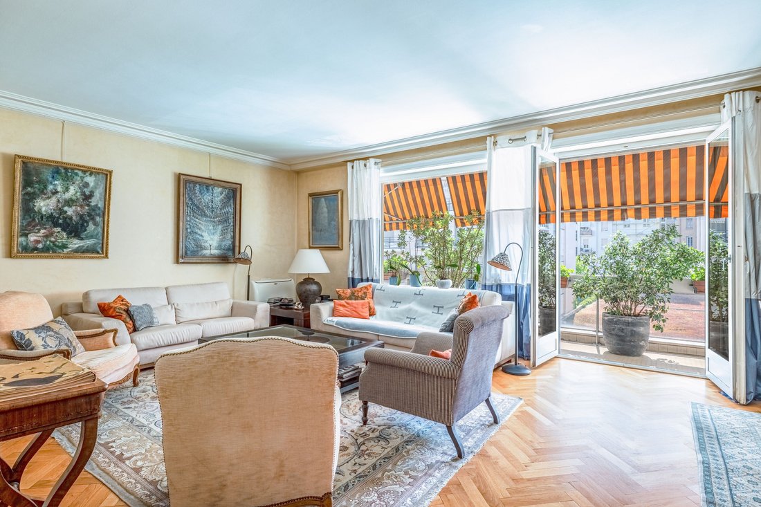 Apartment in Tête d'Or-Foch-Vitton, Lyon 6e Arrondissement, Lyon 3 - 18220395