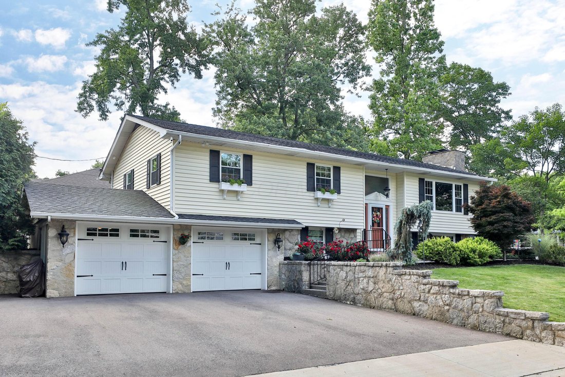 House in Worthington, Ohio, United States 2 - 18219812