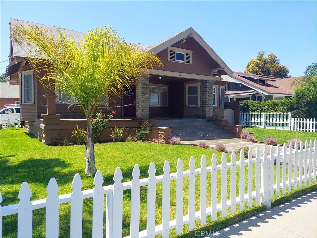 Santa Ana, California, United States 1 - 18219521