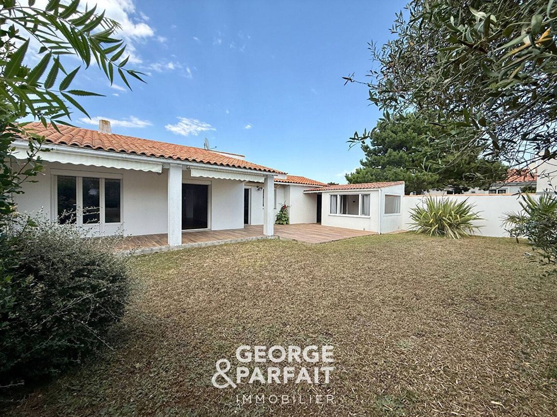 House in Saint-Martin-de-Ré, Nouvelle-Aquitaine, France 2 - 18219689