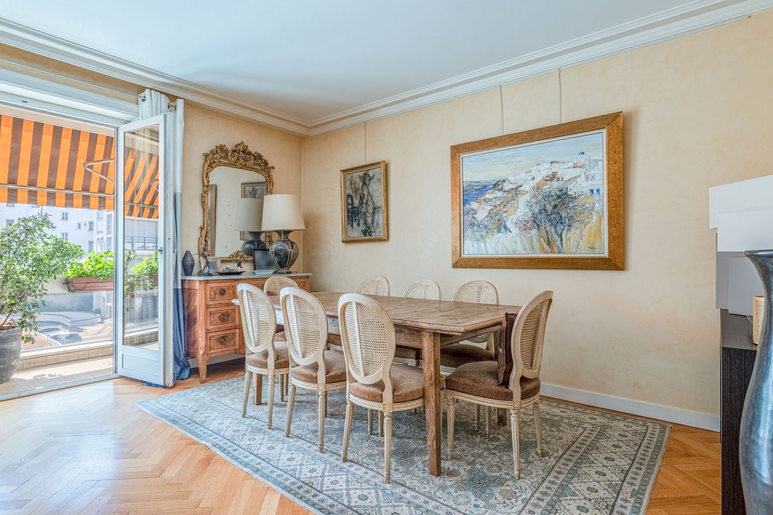 Apartment in Tête d'Or-Foch-Vitton, Lyon 6e Arrondissement, Lyon 4 - 18220395