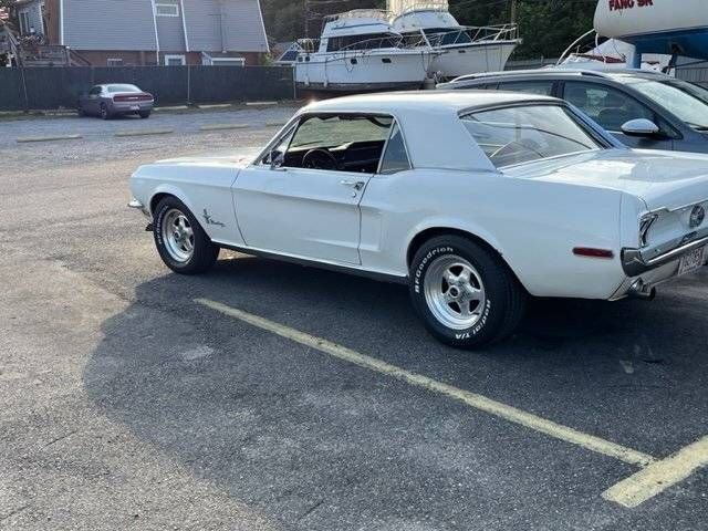 Coupe in Glendale, United States 2 - 18220015