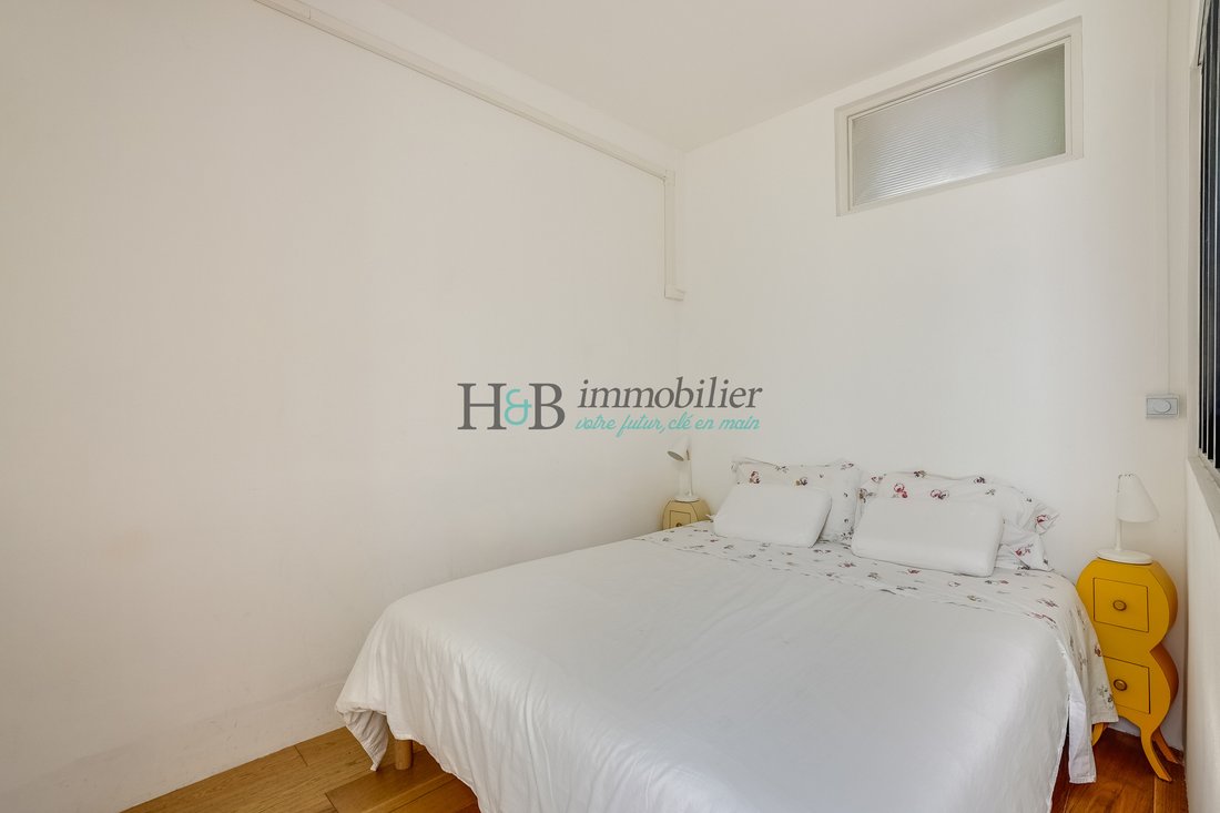 Apartment in Grange Aux Belles-Terrage, Paris 10e Arrondissement, Paris 4 - 18219954