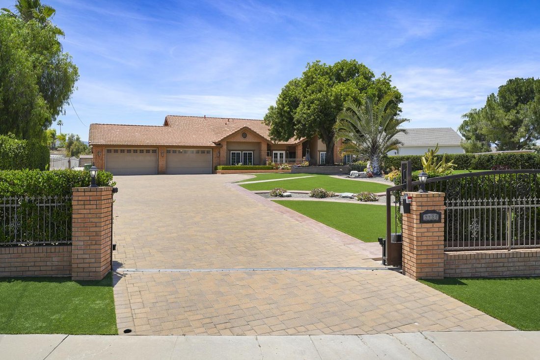 House in Corona, California, United States 3 - 18220578