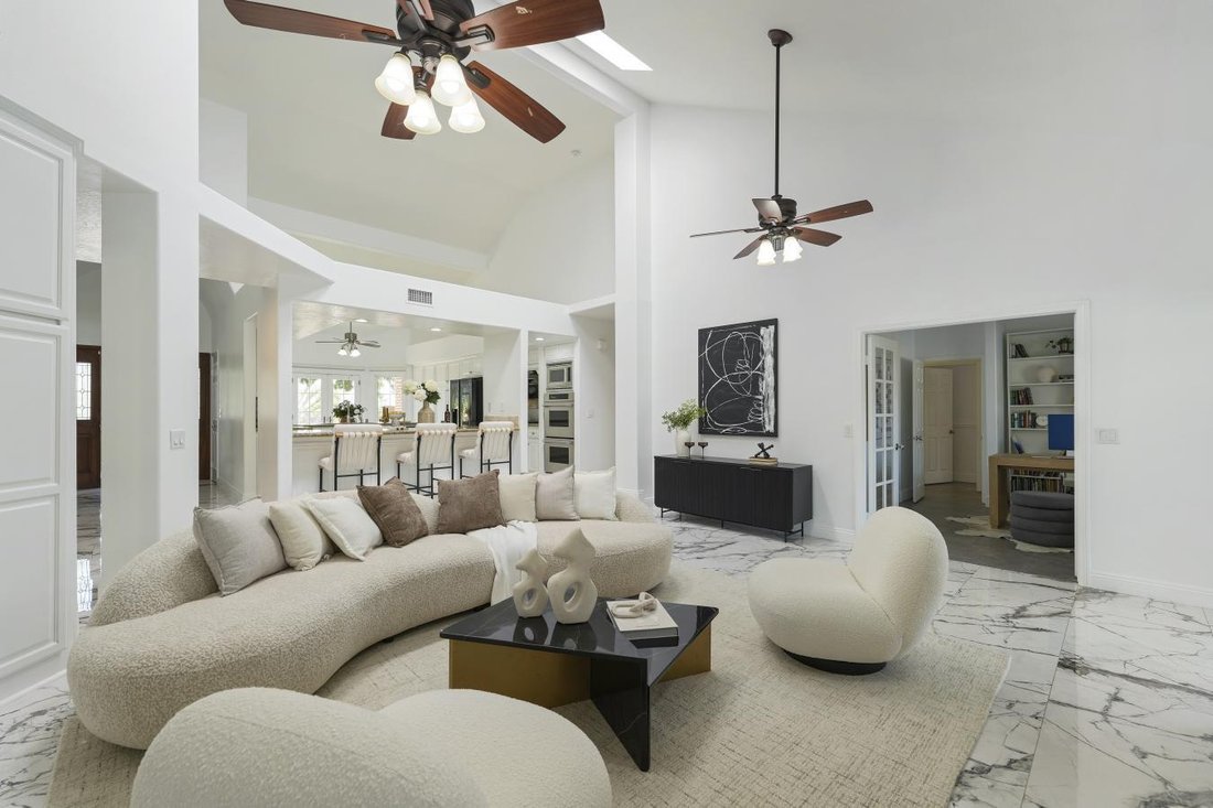 House in Corona, California, United States 4 - 18220578