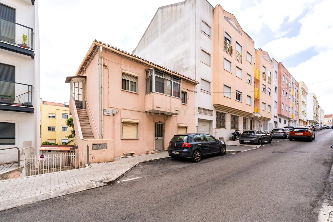 House in Encosta do Sol, Lisbon, Portugal 1 - 18220449
