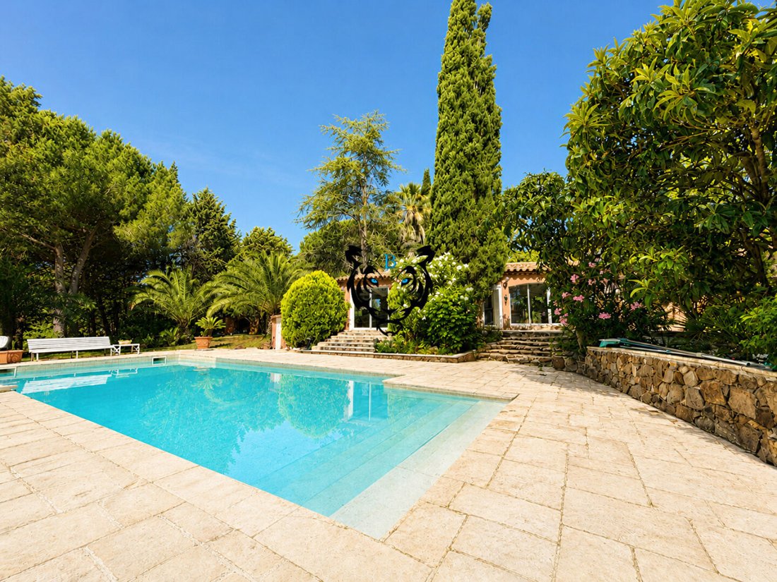 House in Ecarts, Roquebrune-sur-Argens, France 1 - 17315996