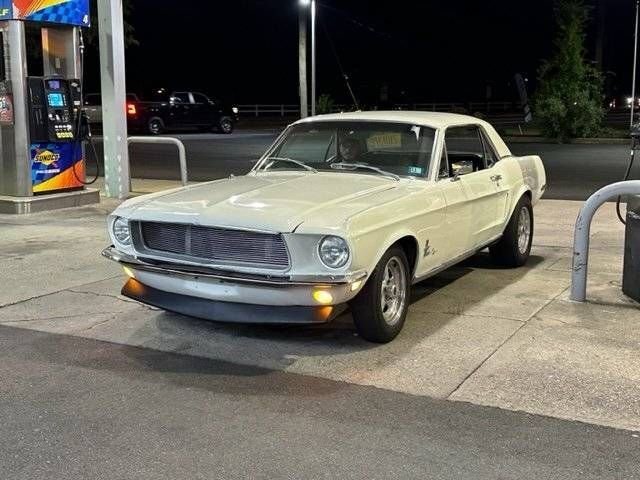 Coupe in Glendale, United States 1 - 18220015
