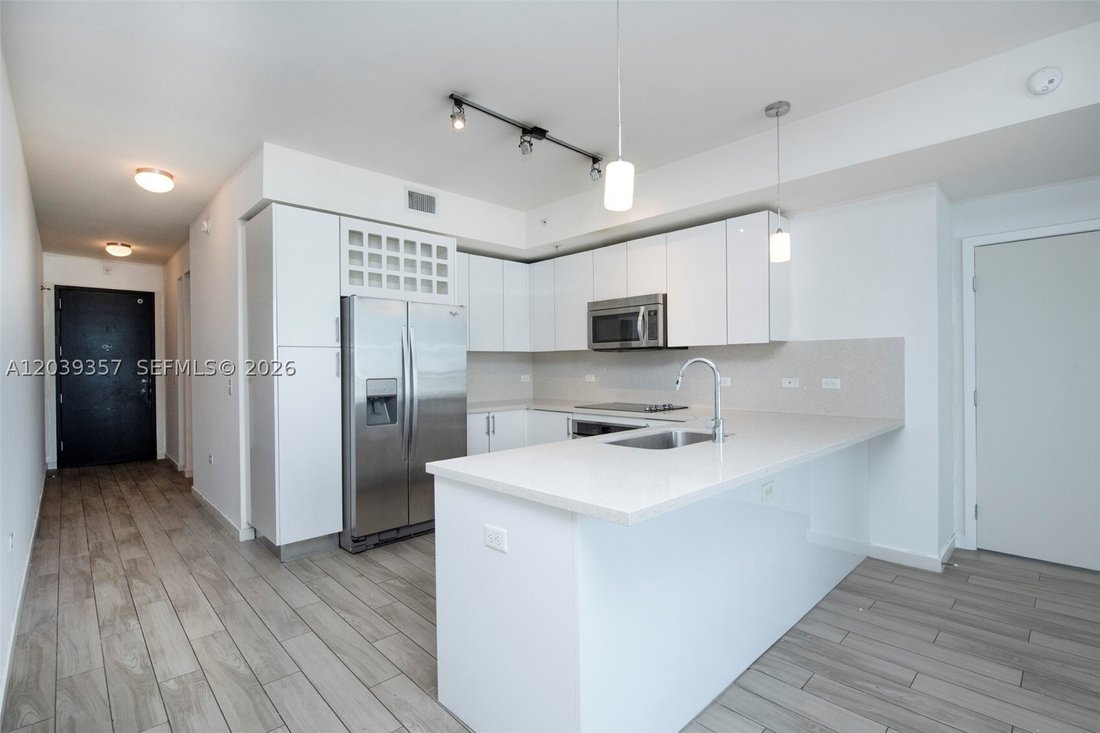 Condo in Miami, Florida, United States 4 - 18220878