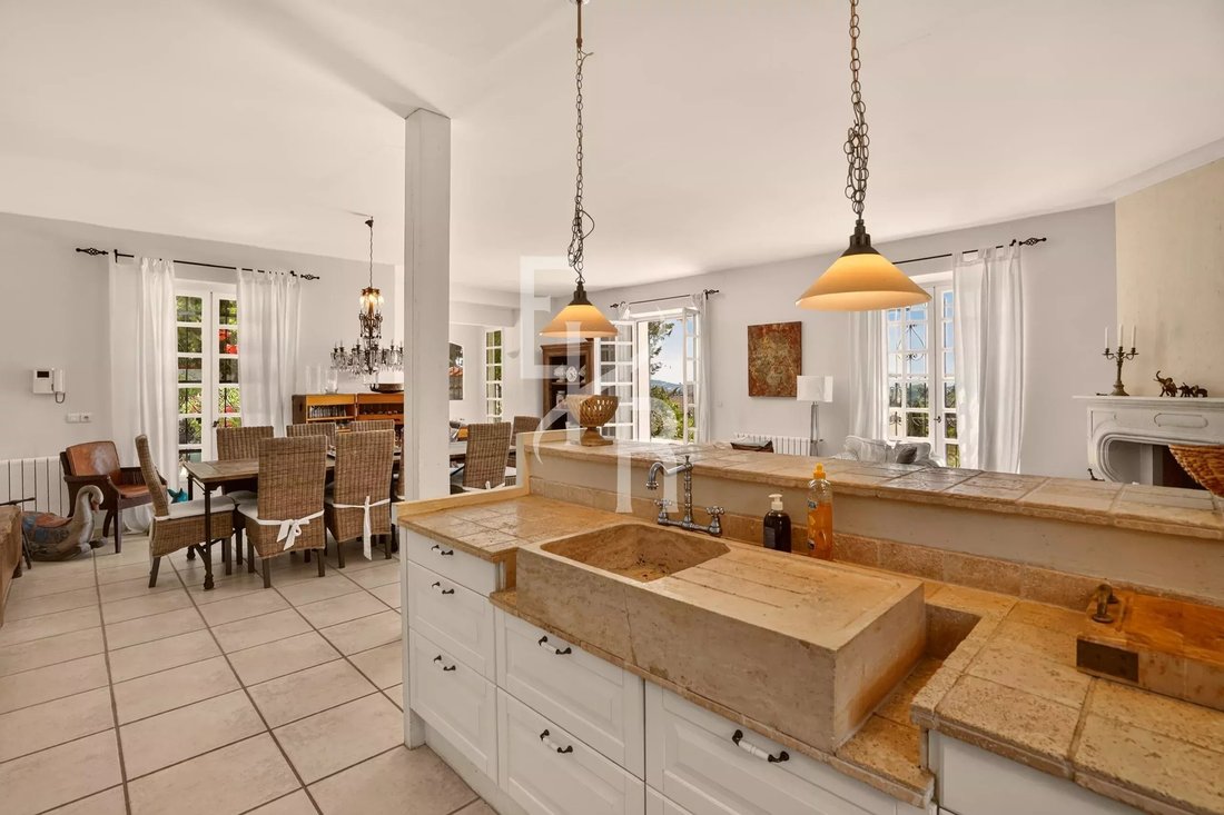 Villa in Mougins, Provence-Alpes-Côte d'Azur, France 4 - 18220692