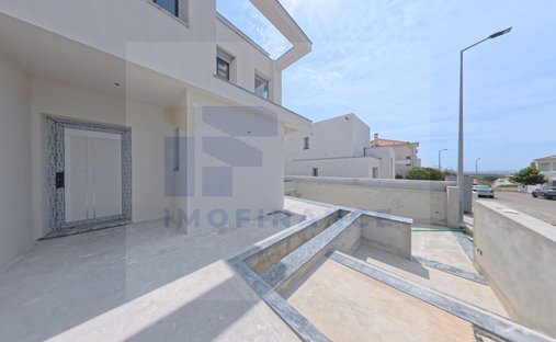 Stadthaus in Atouguia da Baleia, Leiria, Portugal 1