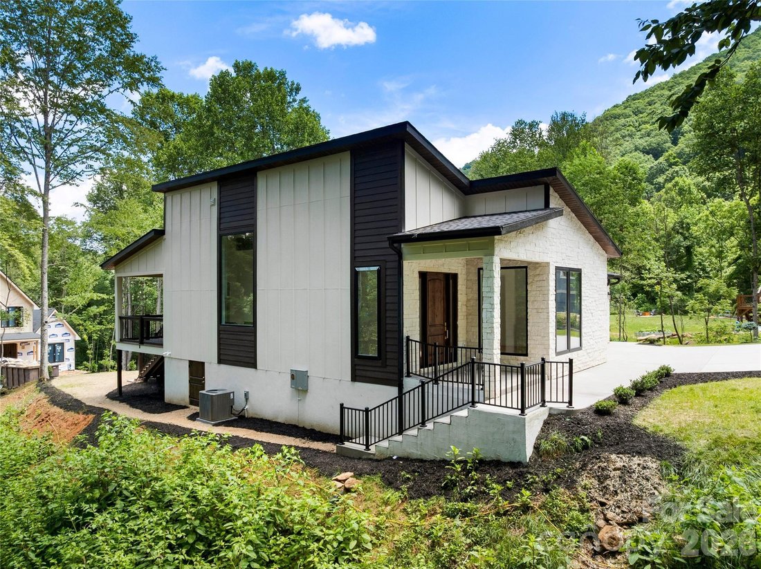 House in Leicester, North Carolina, United States 2 - 18220824