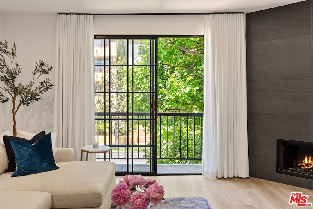 Condo in Los Angeles, California, United States 3 - 18220977