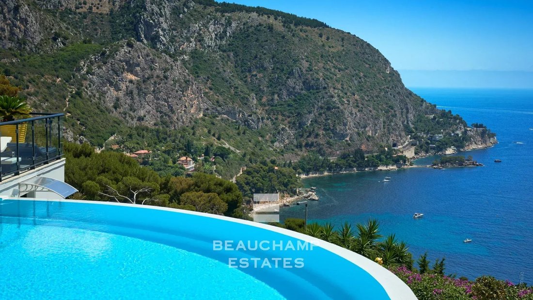 Villa in Èze, Provence-Alpes-Côte d'Azur, France 1 - 17348769