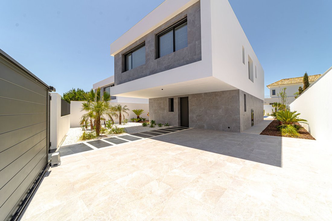 Villa in San Pedro de Alcantara, Andalusia, Spain 4 - 17369070