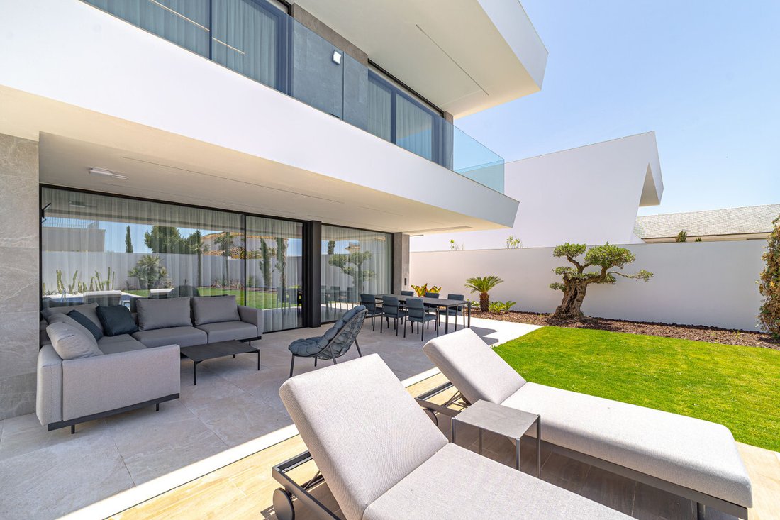 Villa in San Pedro de Alcantara, Andalusia, Spain 3 - 17369070