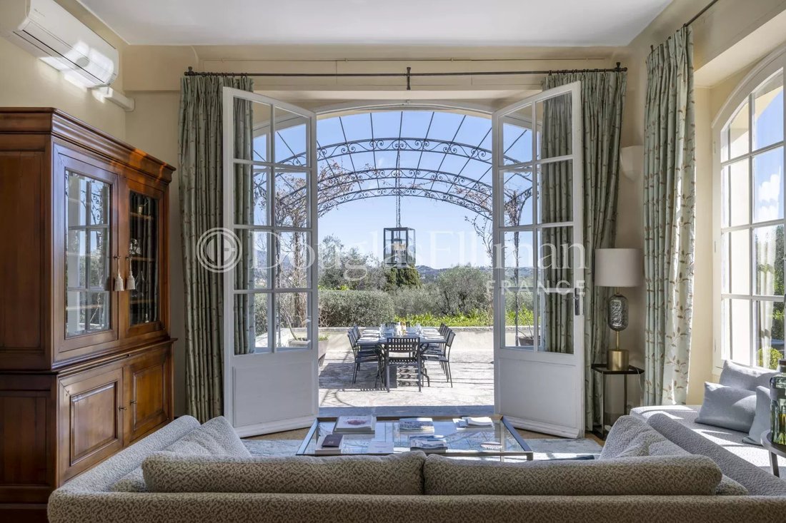 Villa en Grasse, Provenza-Alpes-Costa Azul, Francia 3 - 14971491