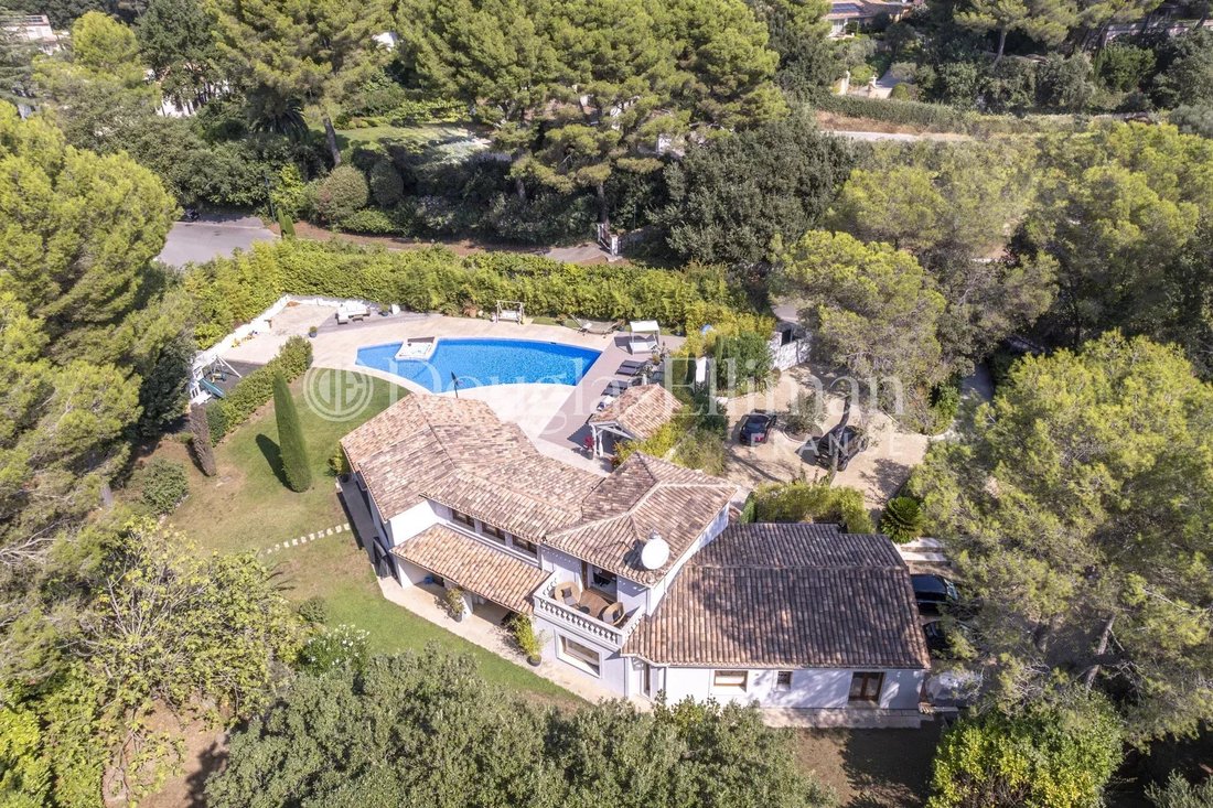 Villa in Mougins, Provence-Alpes-Côte d'Azur, France 1 - 14656987