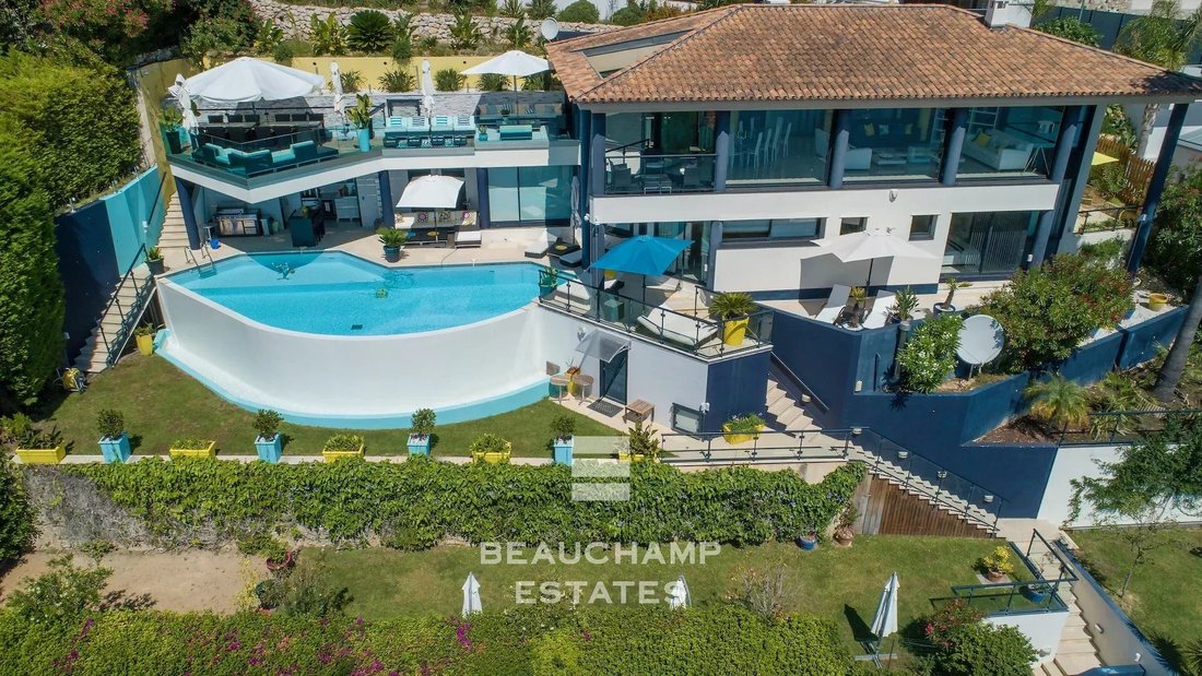 Villa in Èze, Provence-Alpes-Côte d'Azur, France 3 - 17348769