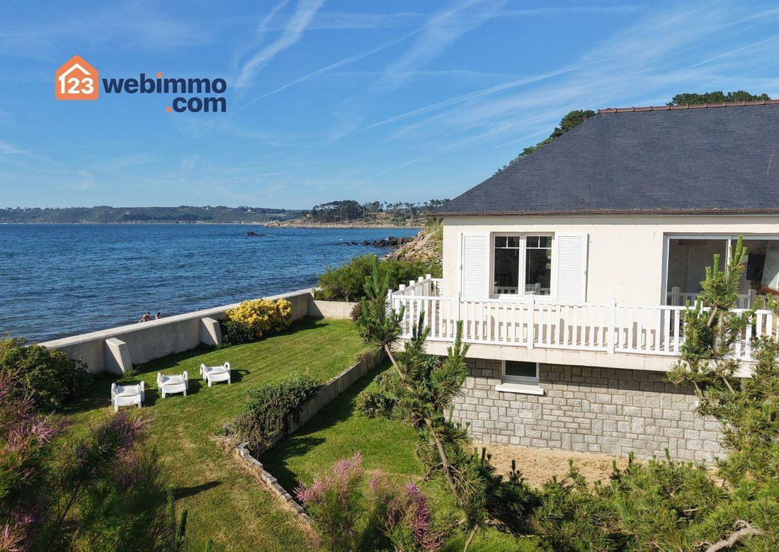 Villa in Tredrez-Locquemeau, Brittany, France 4 - 18220685