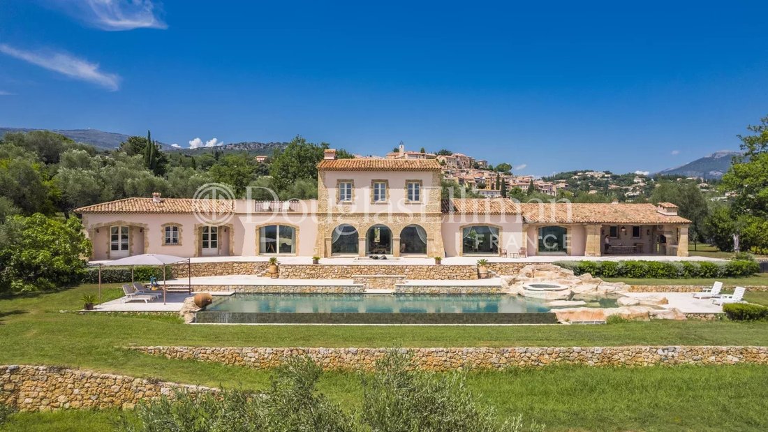 Villa in Châteauneuf-Grasse, Provence-Alpes-Côte d'Azur, France 2 - 14021002
