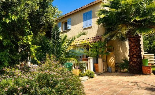House in Plaines Saint Pierre-Saint Julien, Martigues, France 1