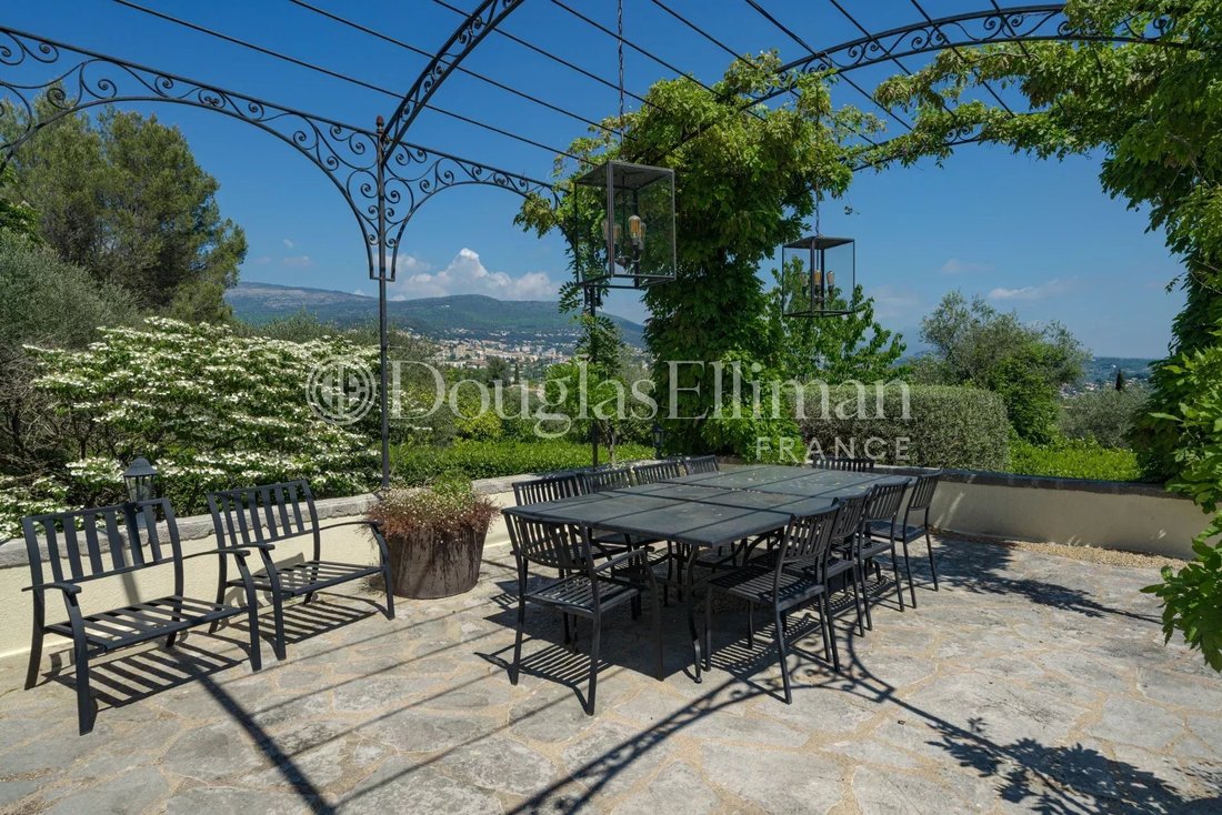 Villa in Grasse, Provence-Alpes-Côte d'Azur, France 4 - 14971491