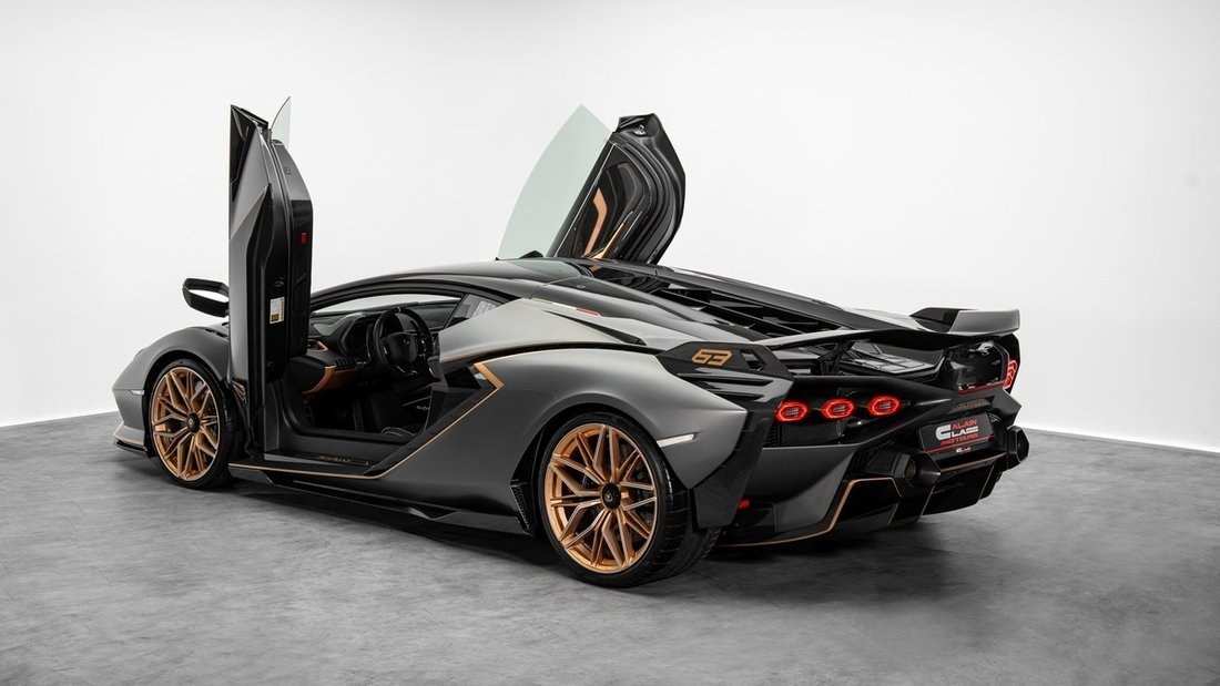 Coupe in Dubai, United Arab Emirates 2 - 18221536
