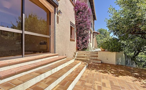 Villa in Le Val, Provence-Alpes-Côte d'Azur, France 1