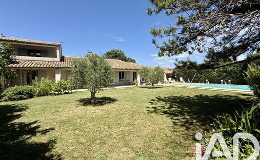 House in Centre, Les Angles, France 1