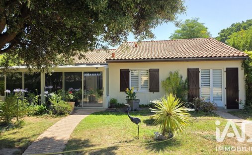 House in Meschers-sur-Gironde, Nouvelle-Aquitaine, France 1