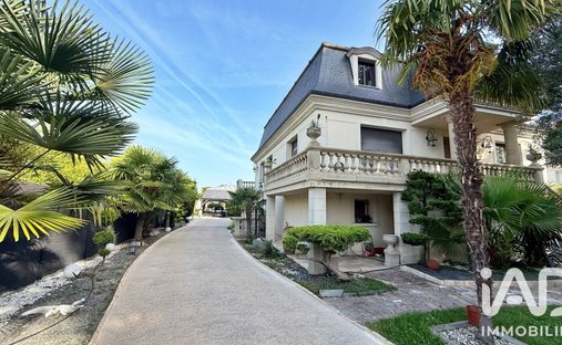 House in Jean Moulin, Savigny-sur-Orge, France 1