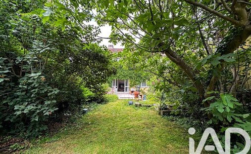 House in Sevres, Ile-de-France, France 1