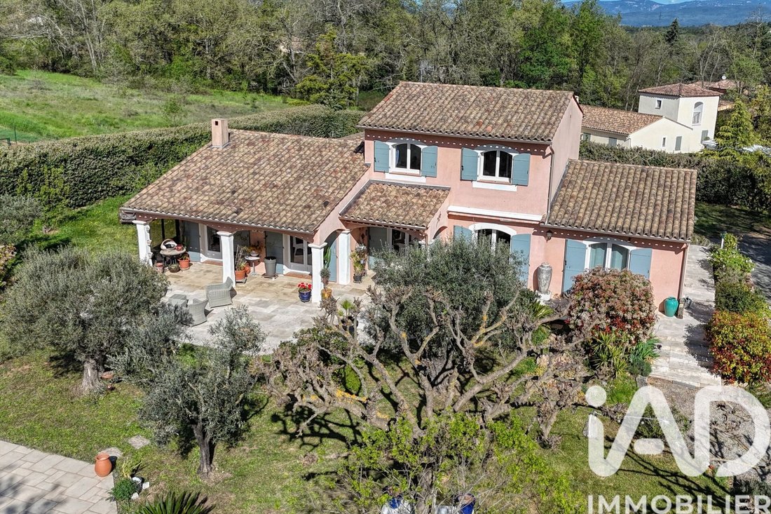 House in Bagnols-en-Forêt, Provence-Alpes-Côte d'Azur, France 3 - 18221621