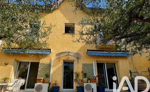 House in Saint-Rémy-de-Provence, Provence-Alpes-Côte d'Azur, France 1