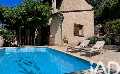House in Ouest, Peymeinade, France 1