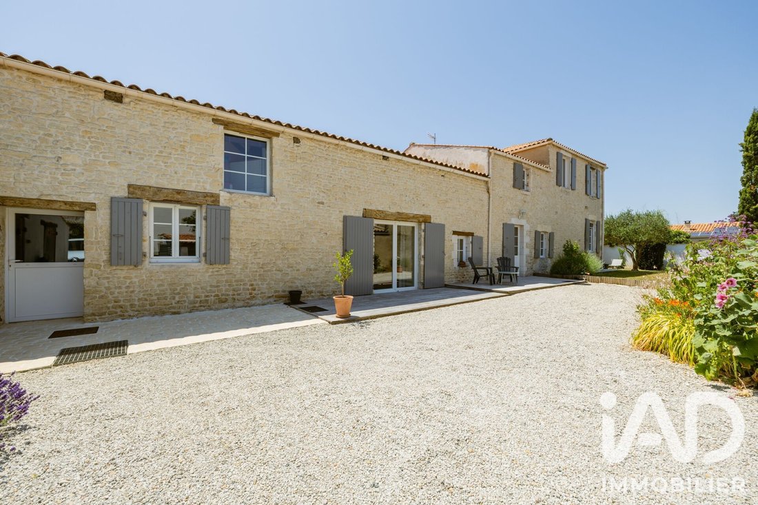 House in Saint-Xandre, Nouvelle-Aquitaine, France 2 - 18100057