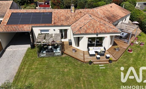 House in Frossay, Pays de la Loire, France 1