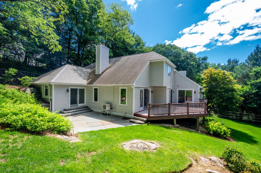 Winchester, Massachusetts, United States 3 - 18221593
